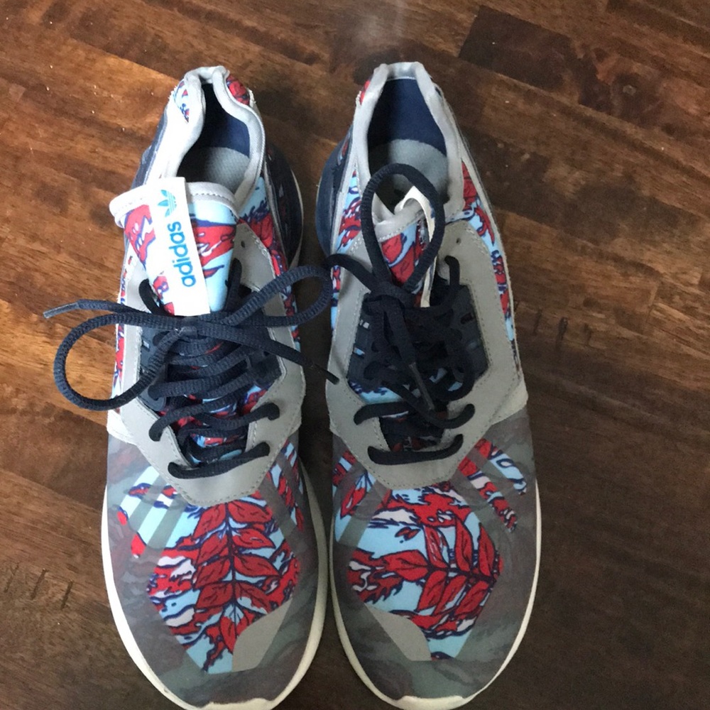 Adidas tubular sz. 9.5
